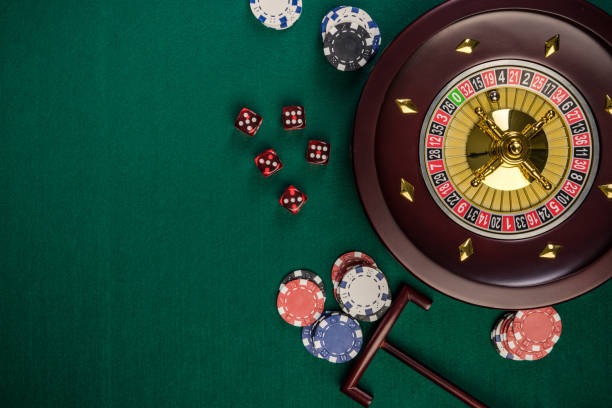 Live dealer spinning French Roulette wheel